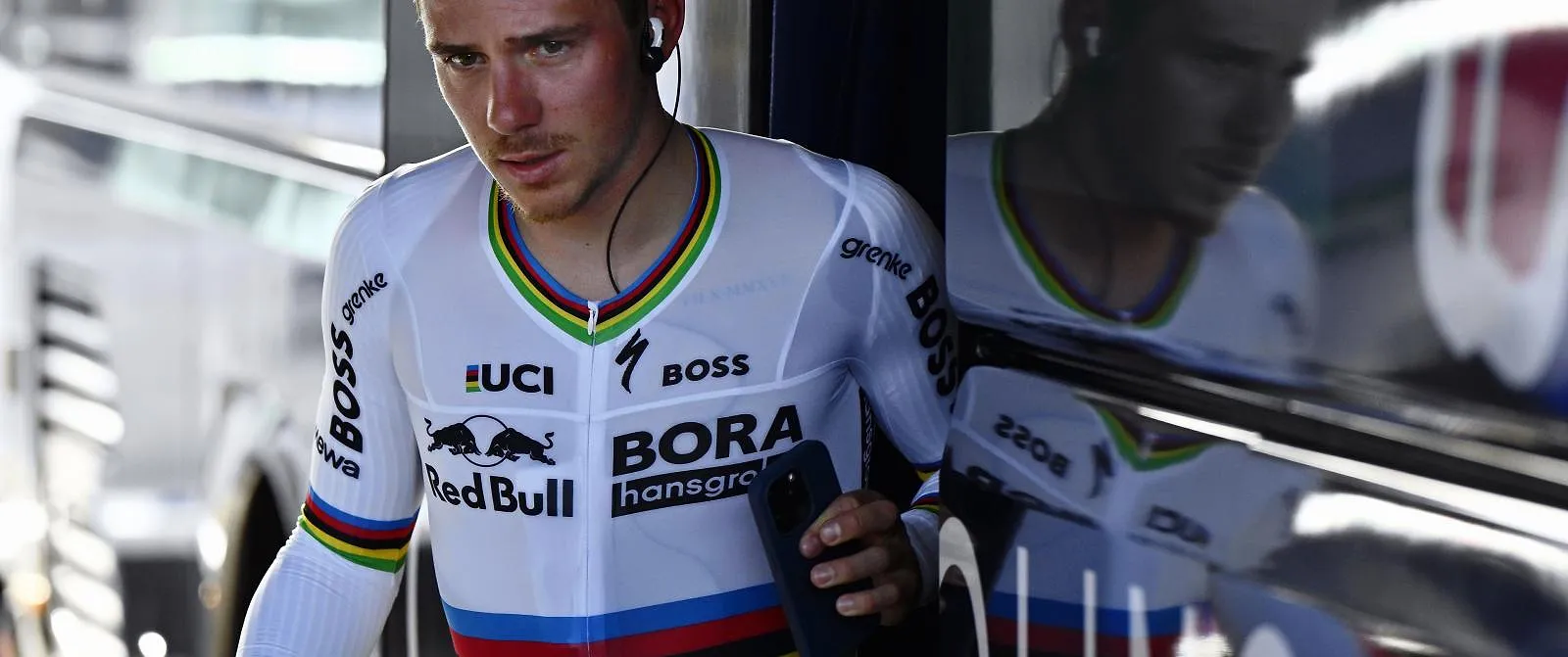 « J’espère qu’il ne voudra pas revenir dans 2 ans » : Lefevere revient sur le transfert d’Evenepoel et détruit Red Bull - Tom Oliver
