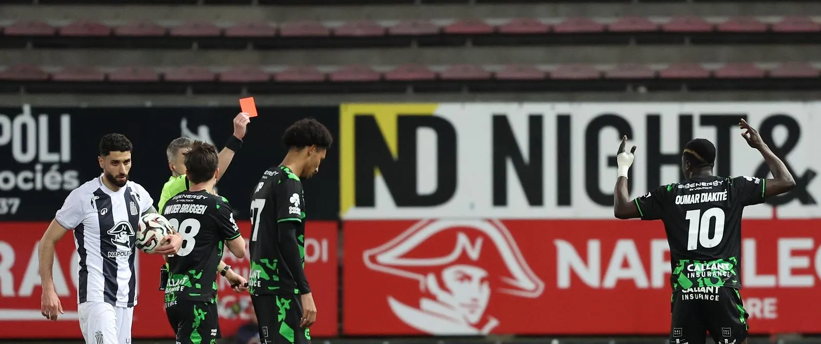 Deux cartons rouges dans Charleroi-Cercle : les suspensions sont lourdes ! - Belga