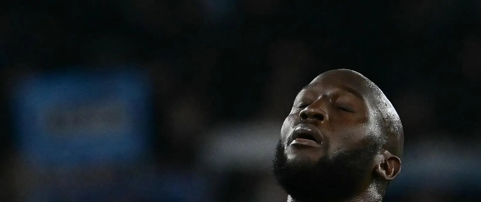 Rentré en jeu, Lukaku rate un penalty : Naples est éliminé de la Coupe par Côme aux tirs au but - Samuel Guadi