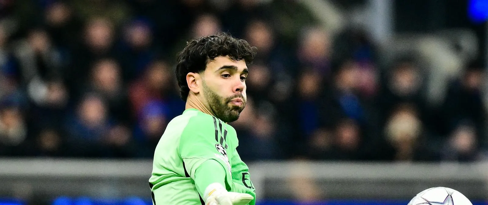 L’arrêt complètement fou de David Raya à bout portant ! - Guillaume Jans