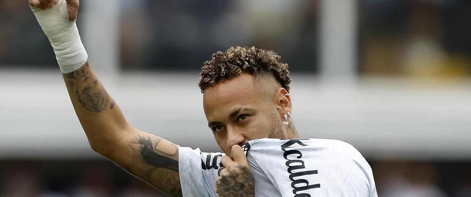 Objectif Coupe du monde : Neymar a fait son retour sur les terrains avec Santos - Samuel Guadi