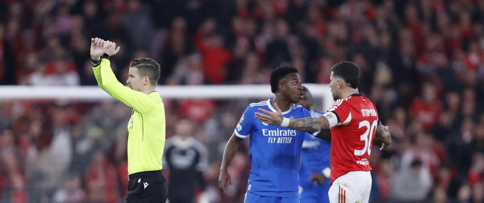 « Non au racisme ! » : Gianni Infantino apporte son soutien à Vinicius et félicite l’arbitre - Belga