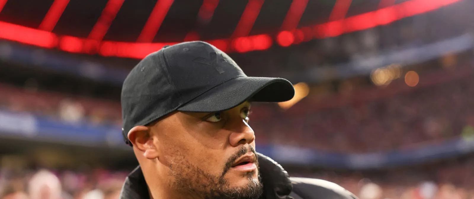 « C’est une grave erreur de leadership » : Kompany allume Mourinho - Samuel Guadi