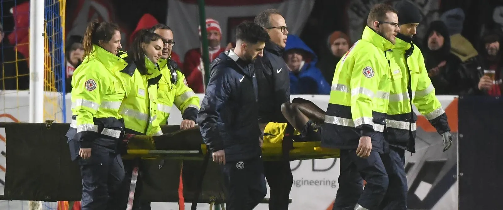 Sortie sur civière pour Promise David après un très mauvais choc - Samuel Guadi