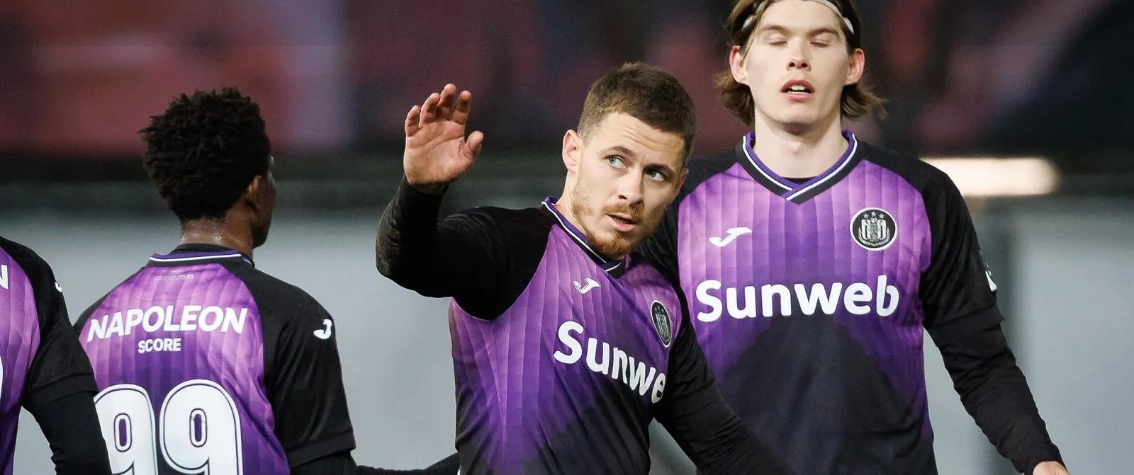 Porté par un Hazard des grands soirs, Anderlecht se rassure face à Zulte Waregem (2-4) et fait un grand pas vers les Play-off - Belga