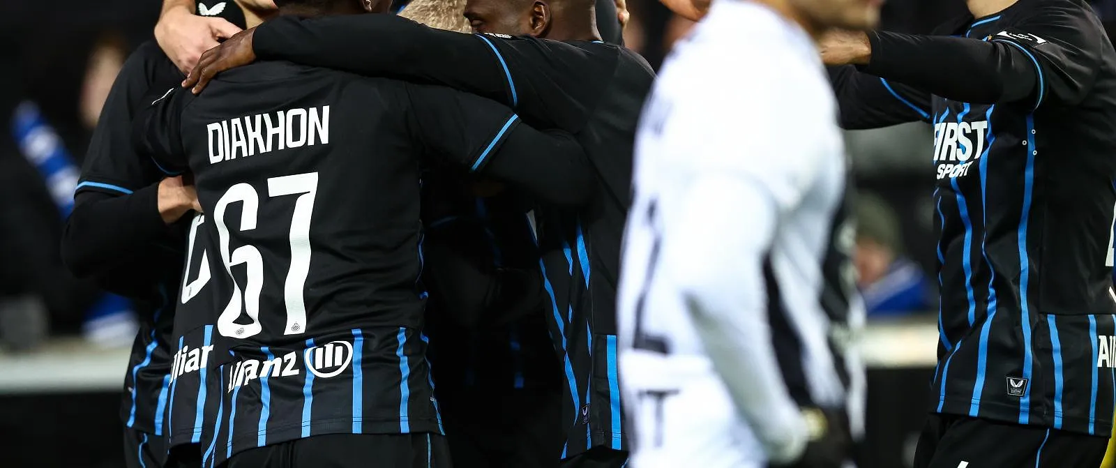 Dans les dernières secondes, Bruges renverse Charleroi (1-2) qui peut dire adieu aux Play-off - Belga