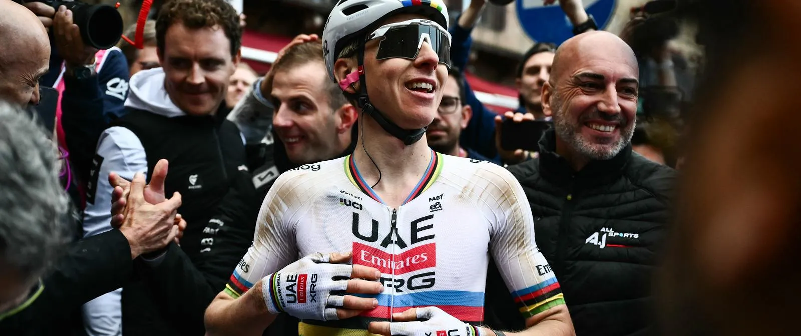 « Il a gagné son premier Tour alors qu’il mangeait des pizzas, buvait de la bière et jouait à la PlayStation » : l’anecdote folle de Domen Novak sur Pogacar - Guillaume Jans