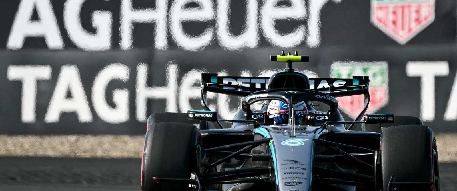 F1 Chine : Kimi Antonelli plus jeune poleman de l’histoire, Russell et les Ferrari en embuscade - Belga