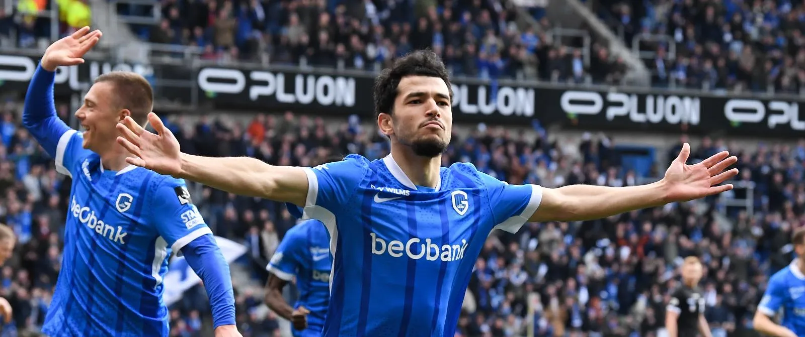 Pro League : Genk remporte le derby Limbourgeois et reste en vie pour les PO1 (1-0) - Belga