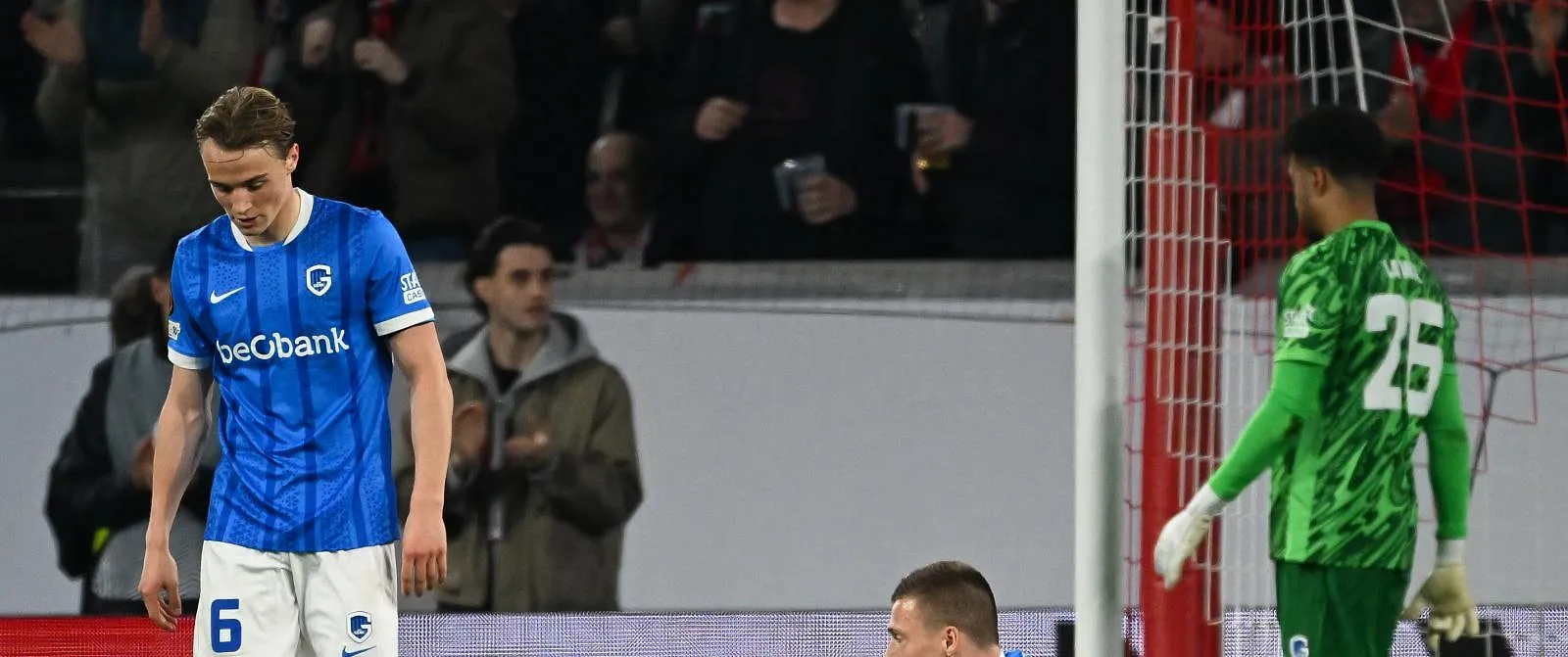 Humilié à Fribourg (5-1), Genk est éliminé de l’Europa League - Belga