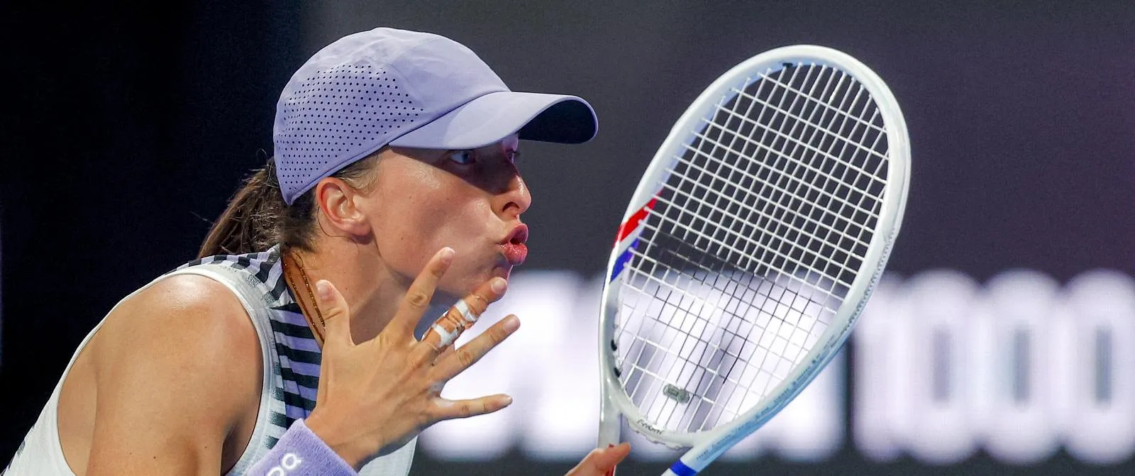 « Je suis un peu perdue » : une première depuis 2021 qui va laisser des traces pour Iga Swiatek - Jérôme Jordens