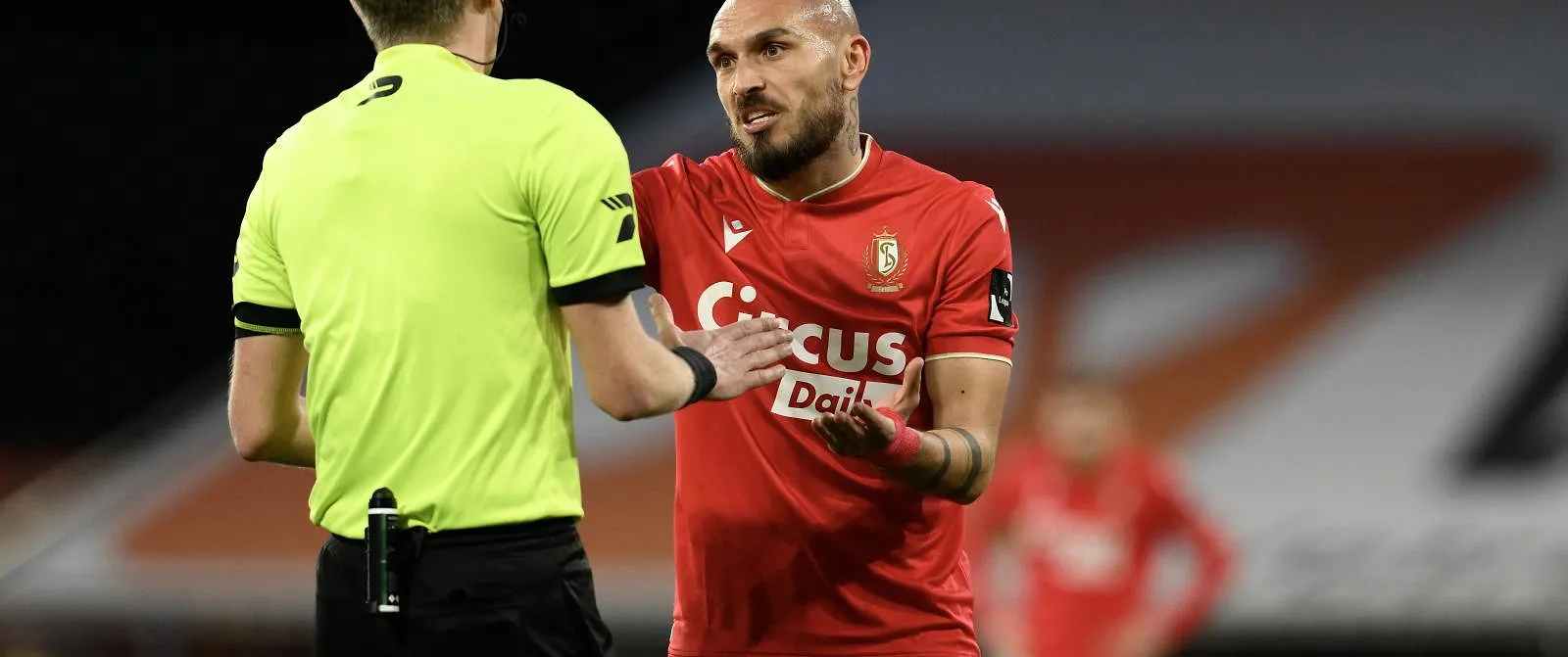 « Je comprends que les fans aient des doutes » : Vincent Euvrard veut une réaction du Standard en Playoffs 2 - Tom Oliver