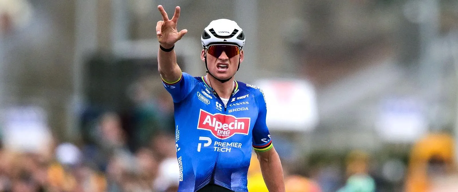 Mathieu van der Poel s’impose de justesse sur l’E3 Saxo Classic après un solo de 42 kilomètres ! - Belga