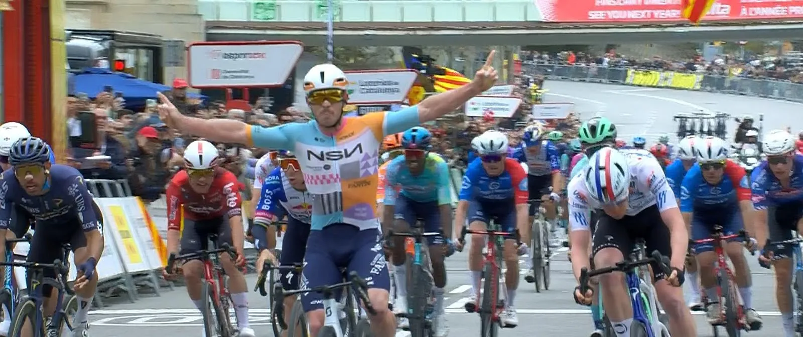 Brady Gilmore remporte la dernière étape du Tour de Catalogne, Remco Evenepoel termine 3ème - Belga