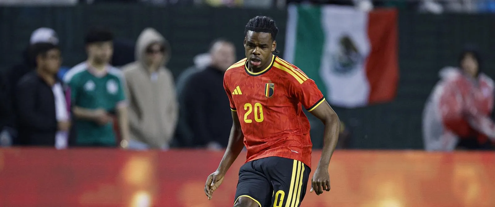 « Un rêve de gosse », « des stades incroyables » : Ngoy et Meunier reviennent sur les matchs aux États-Unis - Samuel Guadi