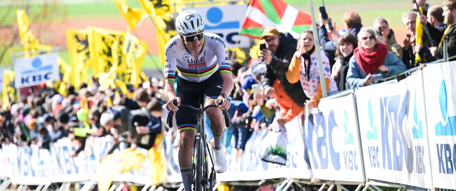 Tour des Flandres : Un Pogacar monstrueux s’impose en solo ! - Belga