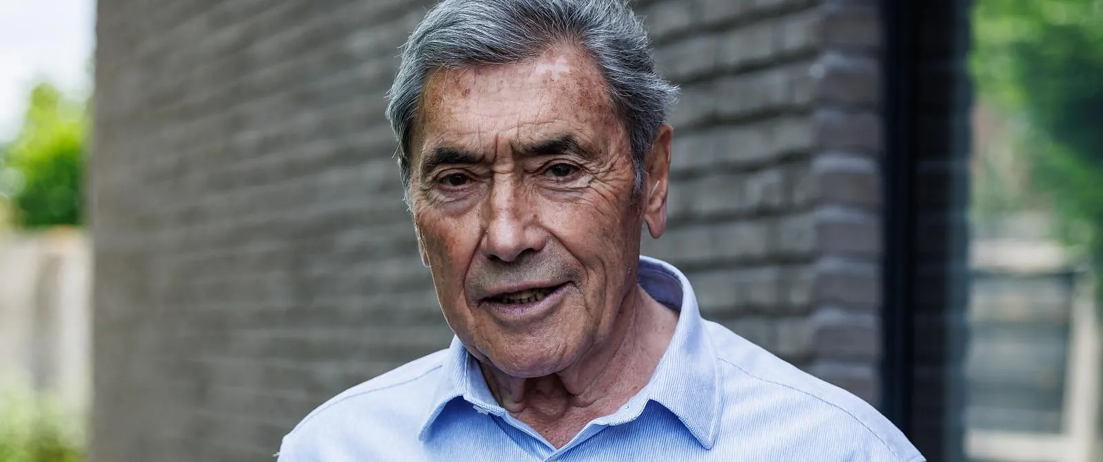 « Les douleurs étaient atroces » : Eddy Merckx hospitalisé pour une infection à la hanche ! - Tom Oliver