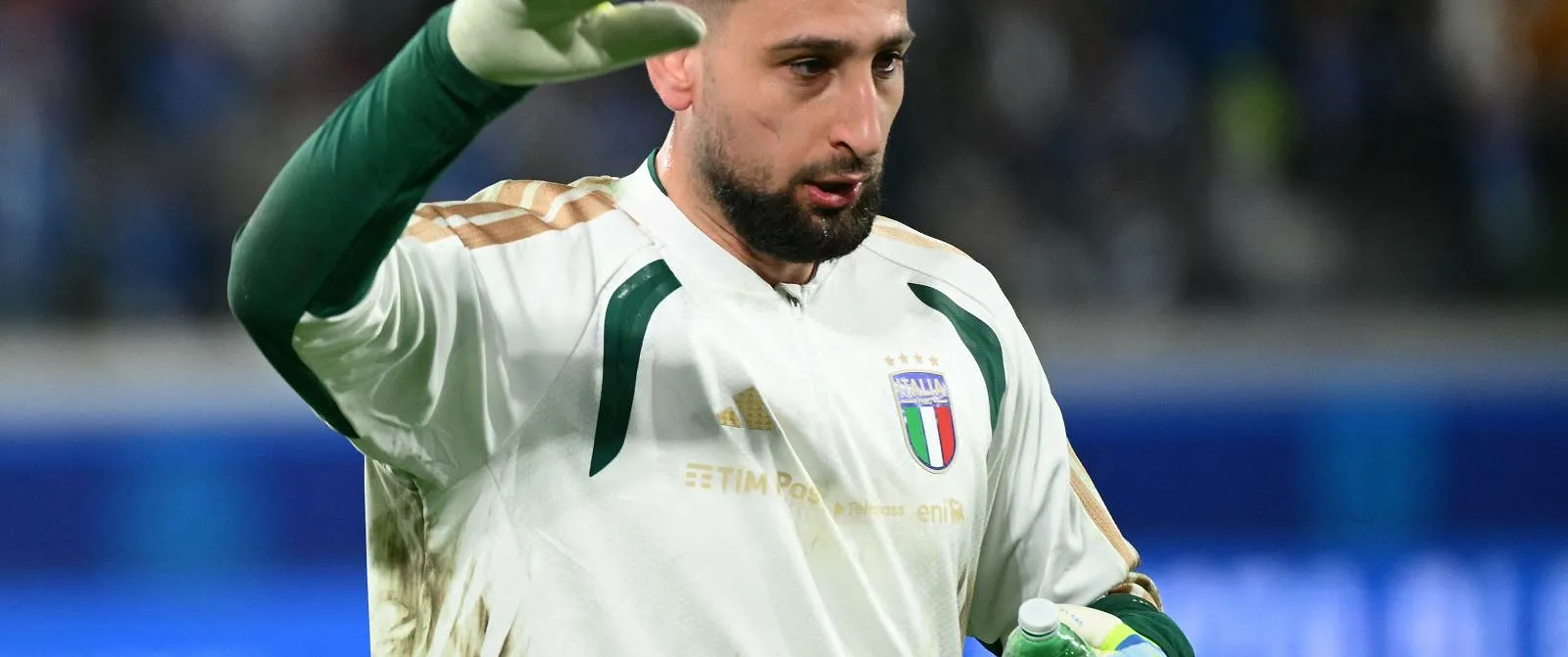 En larmes, Donnarumma ne digère pas l’absence de l’Italie au Mondial : « Ça fait vraiment très mal » - Tom Oliver