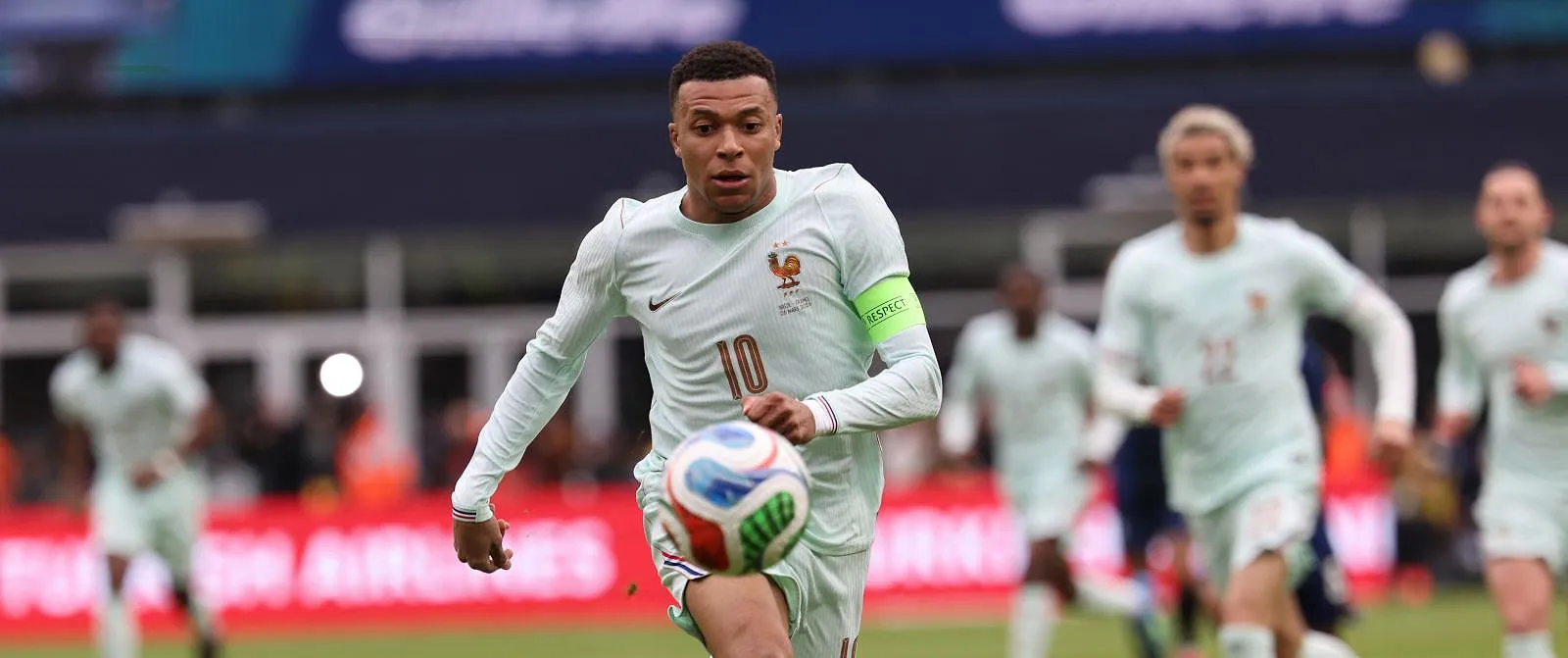 « Nous n’avons pas été à la hauteur » : Nike reconnaît un problème sur les maillots des sélections nationales - Jérôme Jordens