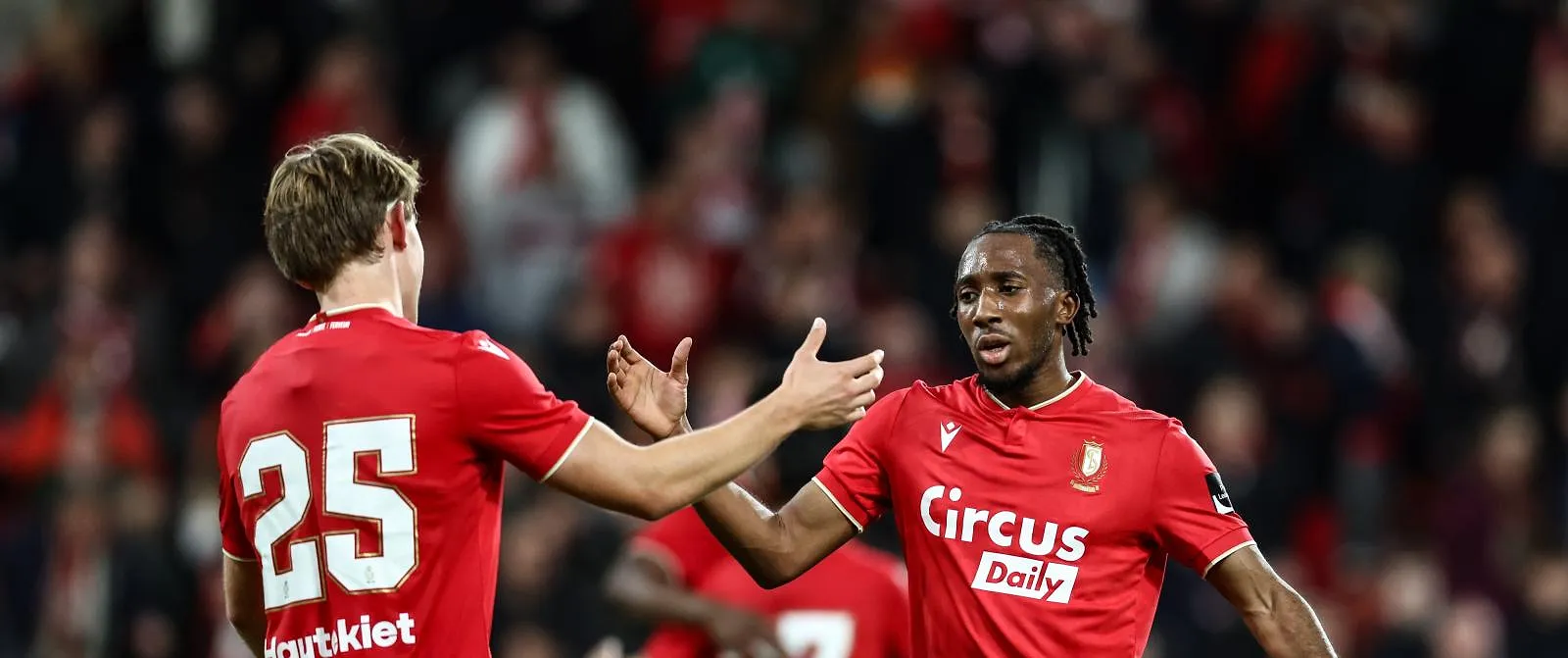 Euvrard invite Calut et Kuavita à s’inspirer de Dries Mertens : « C’est ceux qui persistent dans le dur qui vont réussir » - Jérôme Jordens