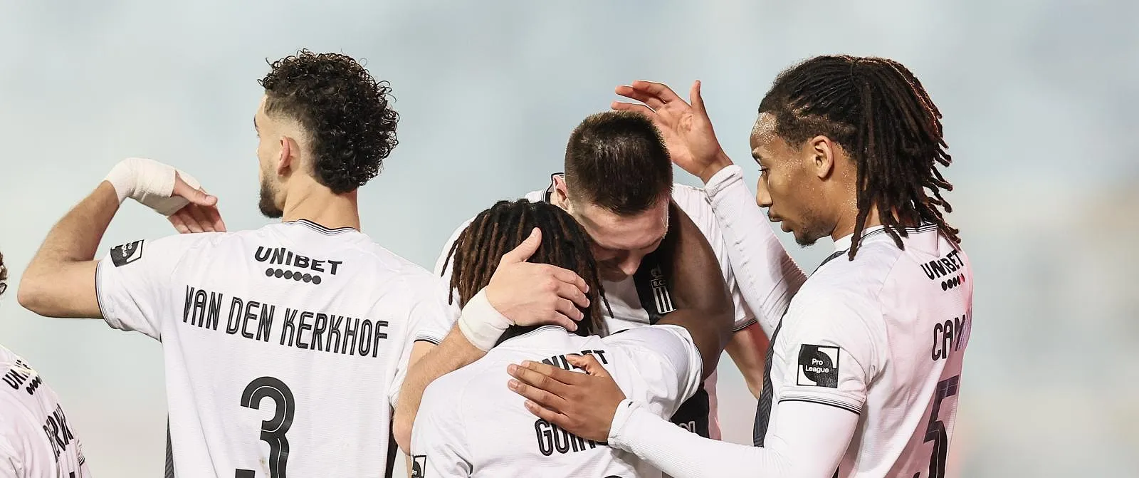 Après Titraoui, une autre pièce maîtresse de Charleroi va manquer le match face au Standard - Jérôme Jordens