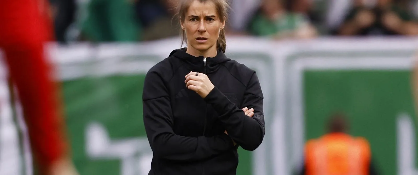 Moment historique : Marie-Louise Eta devient la première femme entraîneure principale dans un grand championnat ! - Guillaume Jans