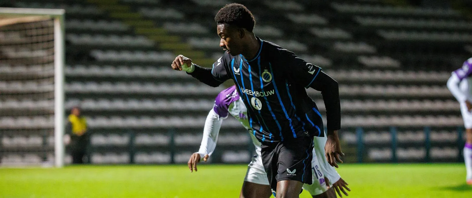 Le FC Barcelone a entamé des négociations avec le Club de Bruges pour Jesse Bisiwu ! - Samuel Guadi