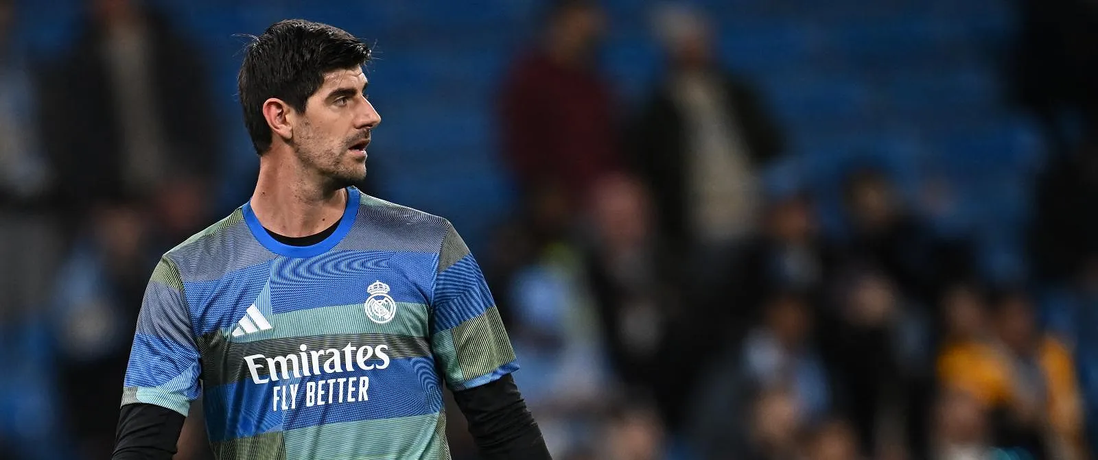 En double avec Rafael Nadal, Thibaut Courtois joue au tennis au Bernabeu face à Sinner et Bellingham - Jérôme Jordens