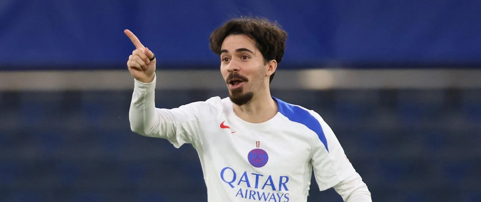 Gros coup de boost pour le PSG : Vitinha et Hakimi se sont entraînés à la veille du choc contre le Bayern ! - Tom Oliver