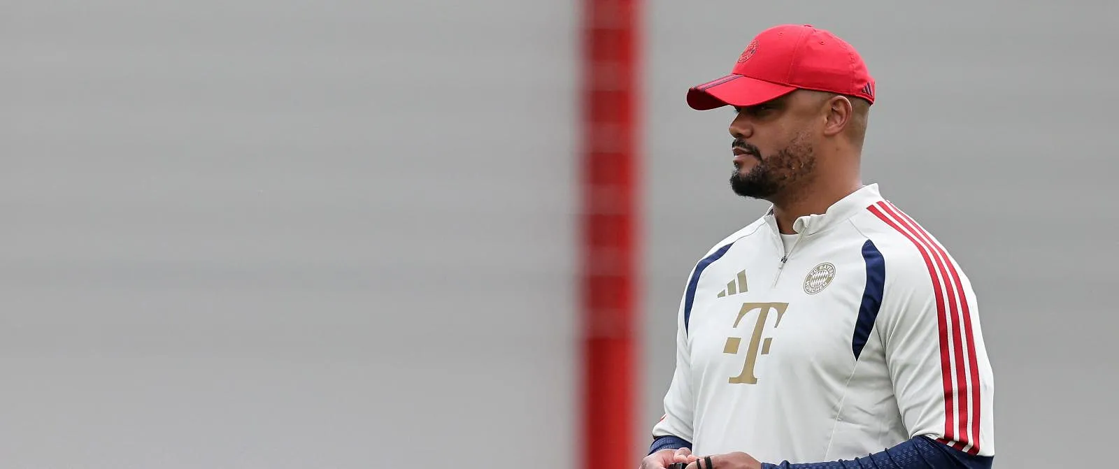 « C’est notre ville » : Vincent Kompany ne veut pas plier aux demandes superstitieuses du PSG - Jérôme Jordens