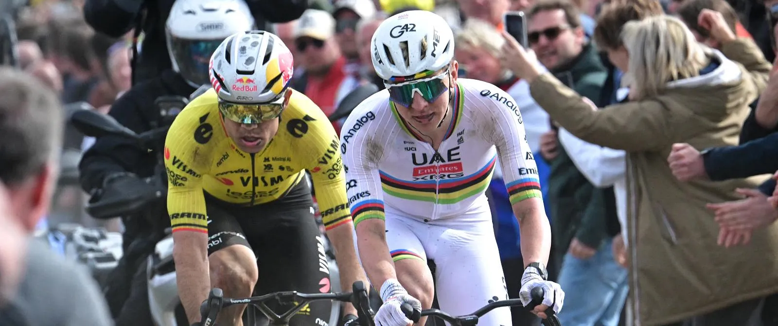 « Ça n’en avait pas l’air » : Van Aert ne pense pas que Pogačar a crevé dans le final de Paris-Roubaix - Samuel Guadi