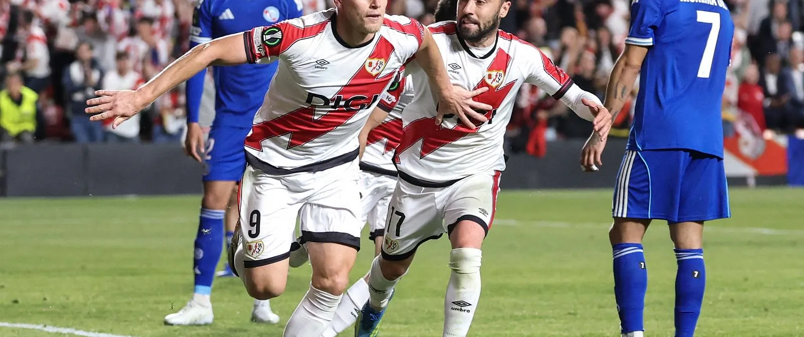 Les joueurs du Rayo Vallecano réveillé en pleine nuit à Strasbourg par des feux d’artifice - Samuel Guadi