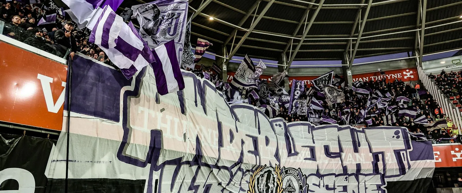« Plus les performances sont mauvaises, plus les supporters semblent devoir payer » : les fans d’Anderlecht dénoncent le prix des abonnements - Guillaume Jans