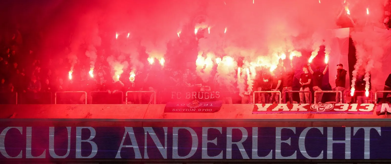 Le parquet de Bruxelles ouvre une information judiciaire après les chants antisémites lors du Topper - Belga