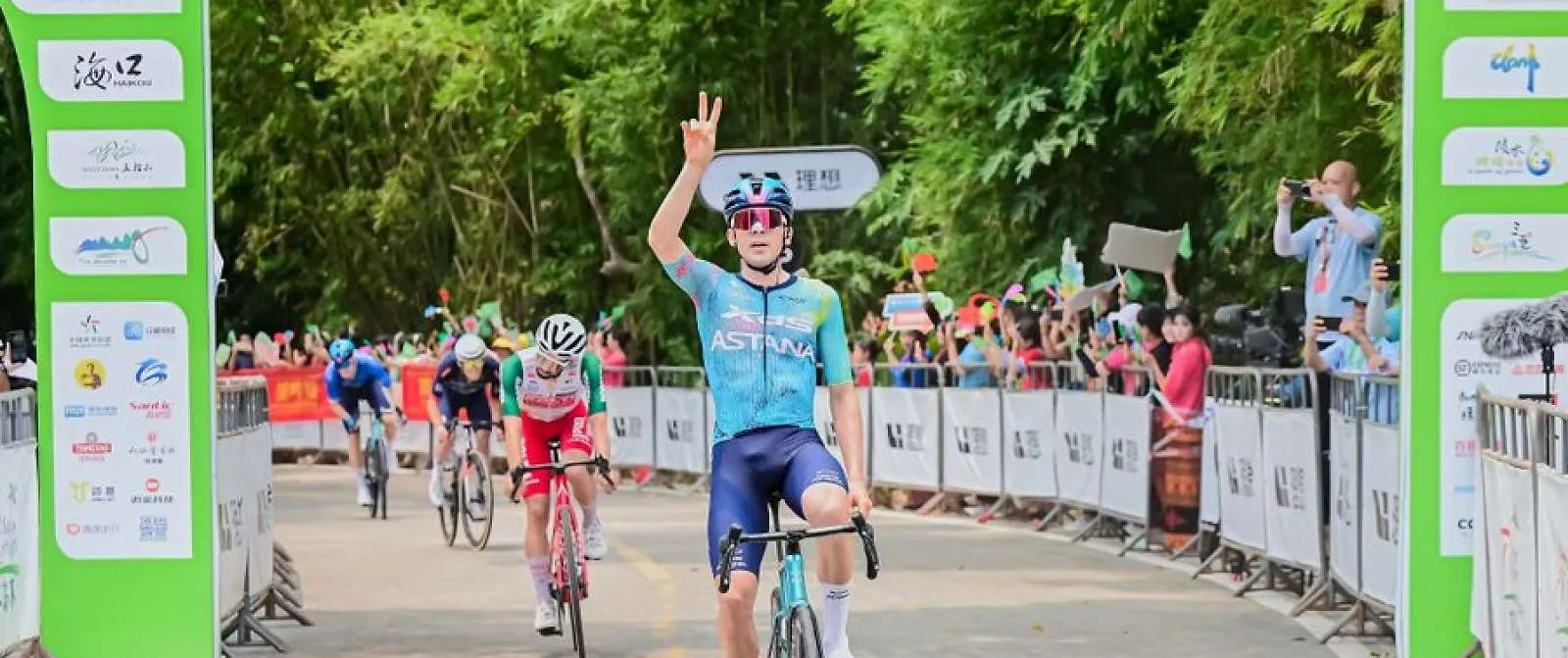 Giro : Guillermo Silva remporte la 2ème étape marquée par une énorme chute ! - Belga