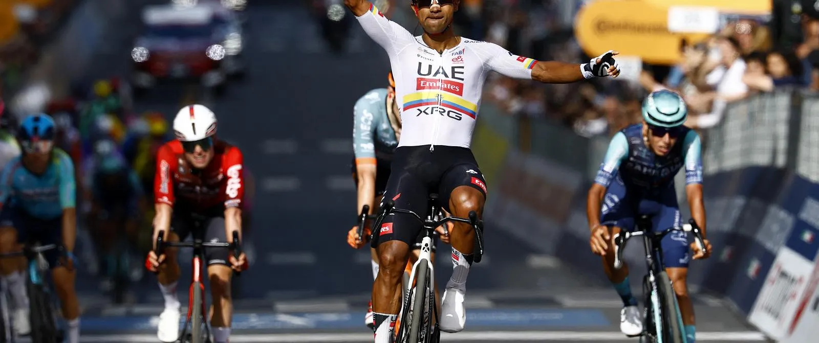Jhonatan Narvaez remporte au sprint la quatrième étape du Giro 2026 ! - Belga