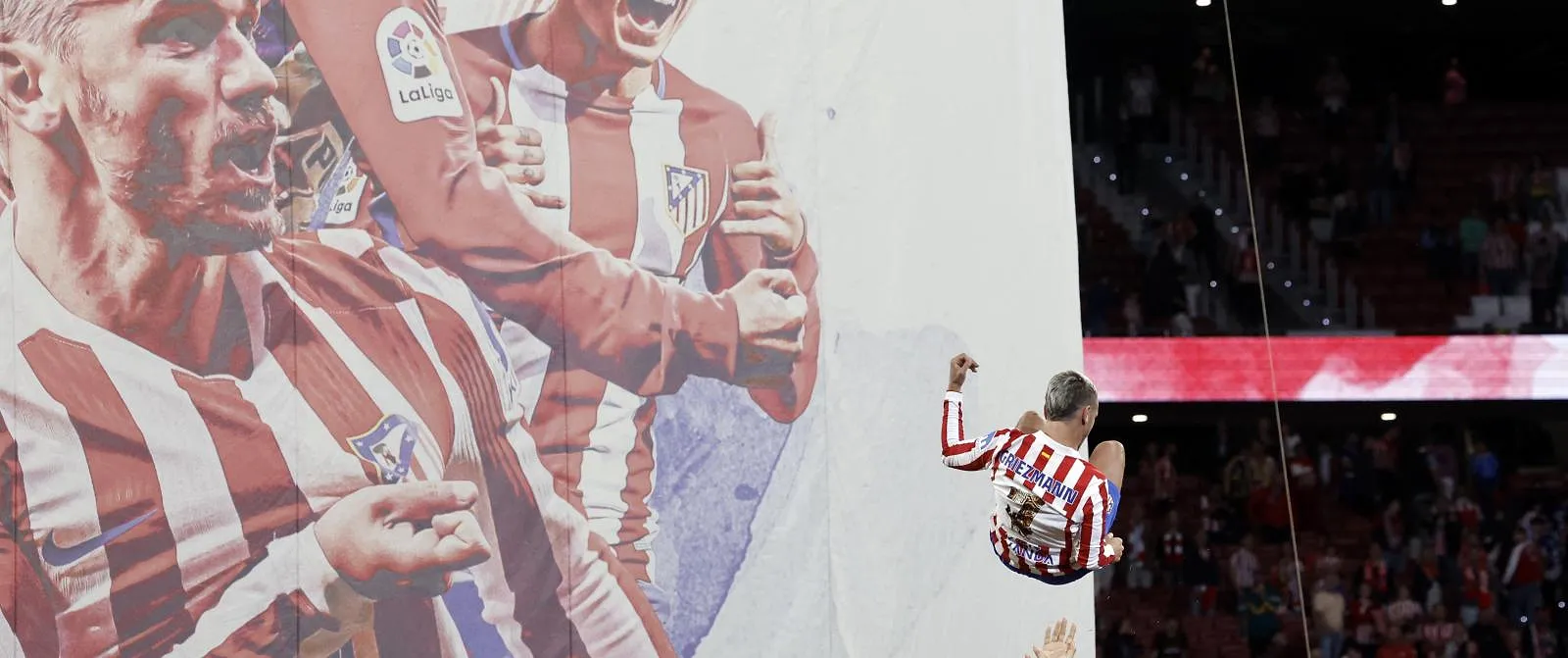 « Je ne me rendais pas compte de toute l’affection que j’avais ici » : Griezmann s’excuse de son départ au Barça lors de ses adieux - Jérôme Jordens
