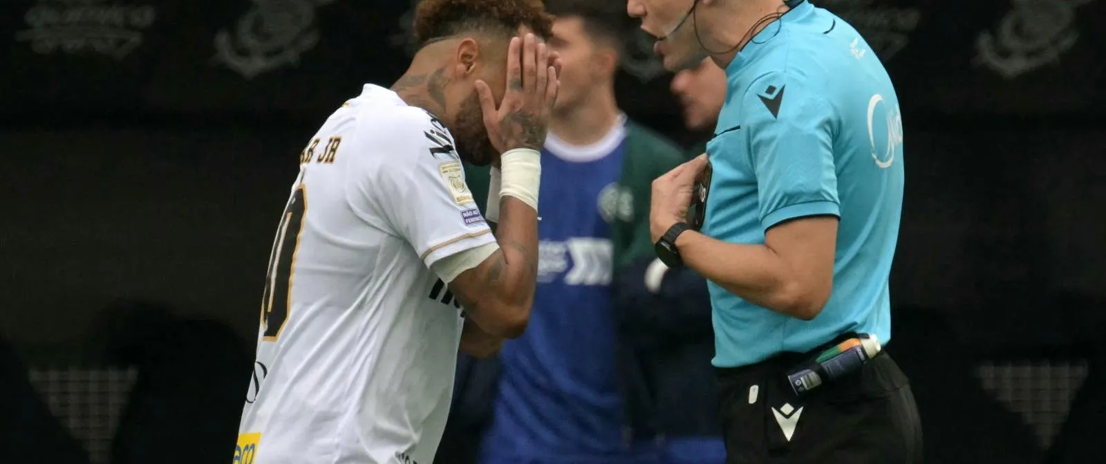 Remplacé par erreur, Neymar pousse un coup de gueule et crie à l’injustice - Jérôme Jordens