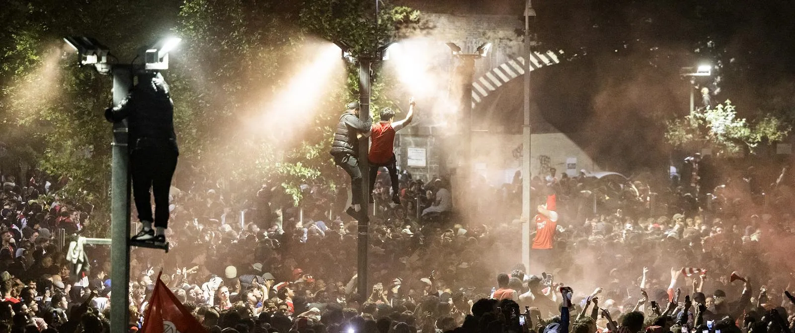 L’explosion de joie des joueurs, la fête dans les rues : Arsenal a fêté son titre de Premier League, 22 ans après - Jérôme Jordens