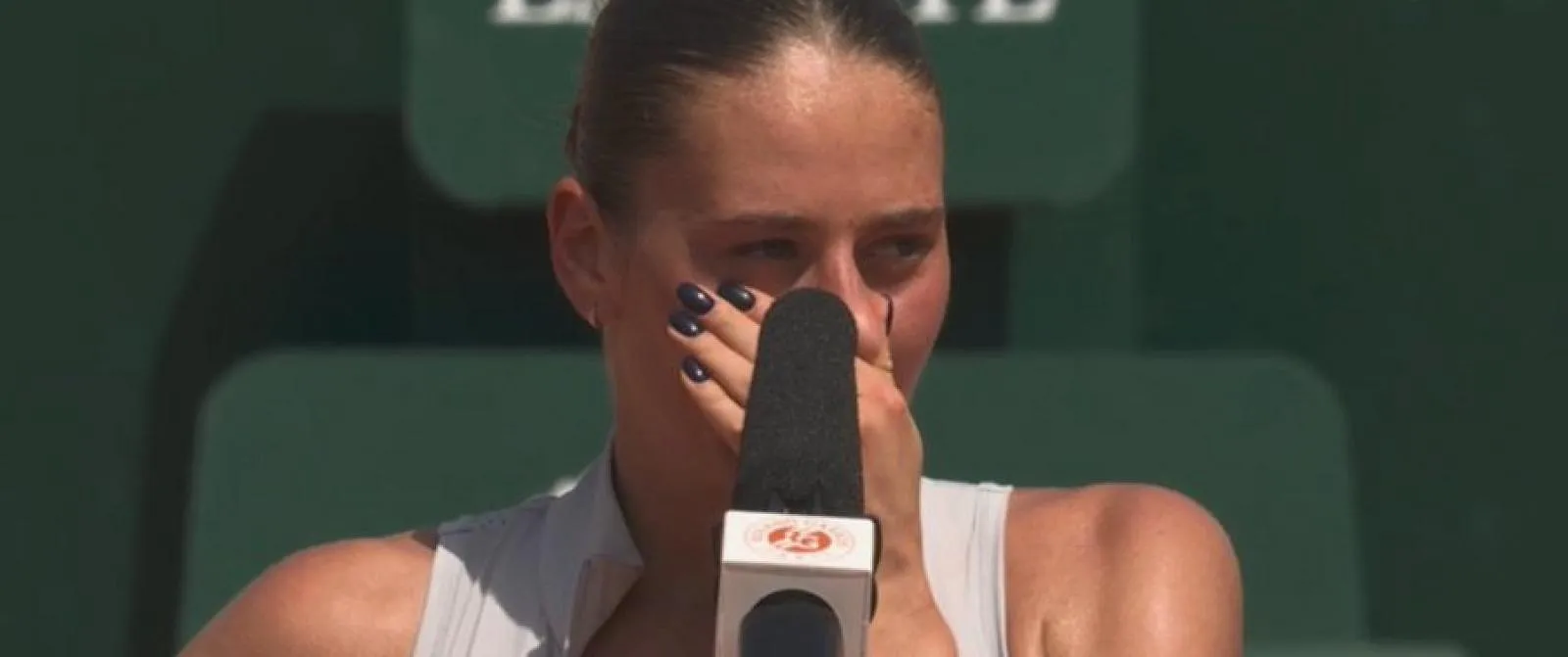 Roland Garros : « Un missile a détruit un bâtiment à 100 mètres de la maison de mes parents », Marta Kostyuk émue après son succès au 1er tour - Guillaume Jans