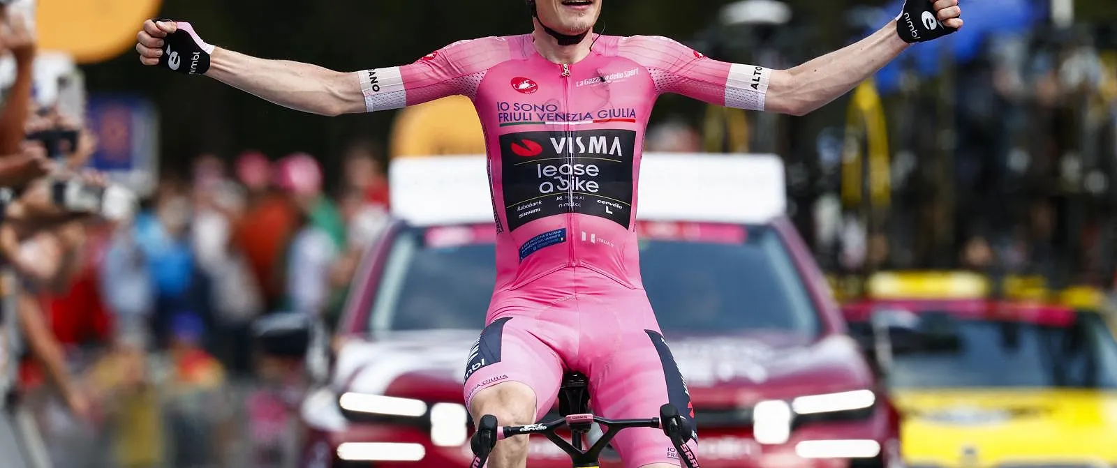 Jonas Vingegaard après sa 4e victoire d’étape au Giro : « Imiter Pogacar, ce n’est pas un objectif » - Tom Oliver