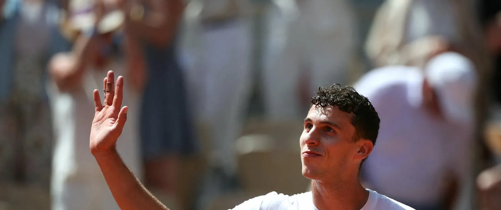 Le tombeur de Sinner remporte le 3e match le plus long de l’histoire de Roland-Garros - Jérôme Jordens