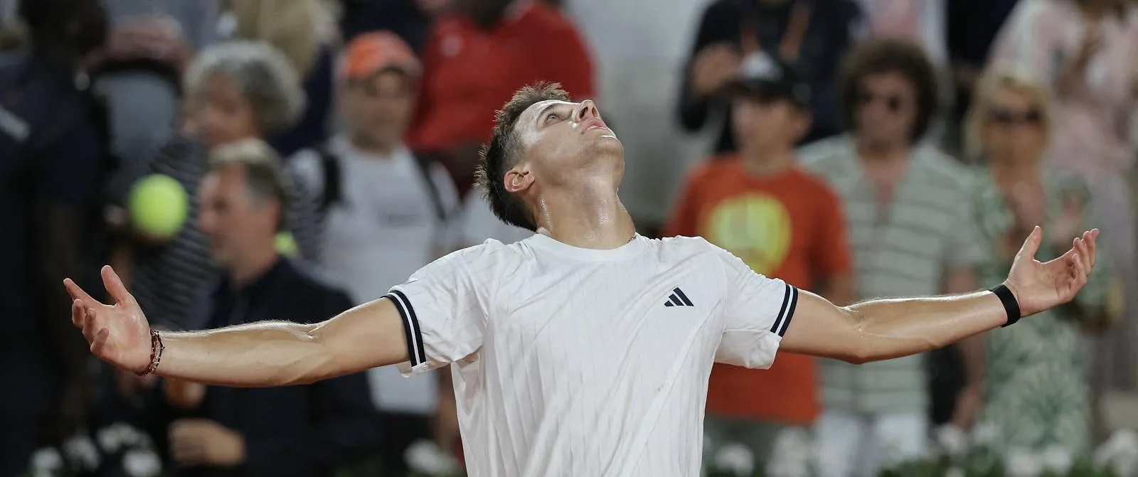 Jakub Mensik expédie Joao Fonseca en trois sets et affrontera Zverev en demi-finale - Thomas SAMSON / AFP - AFP