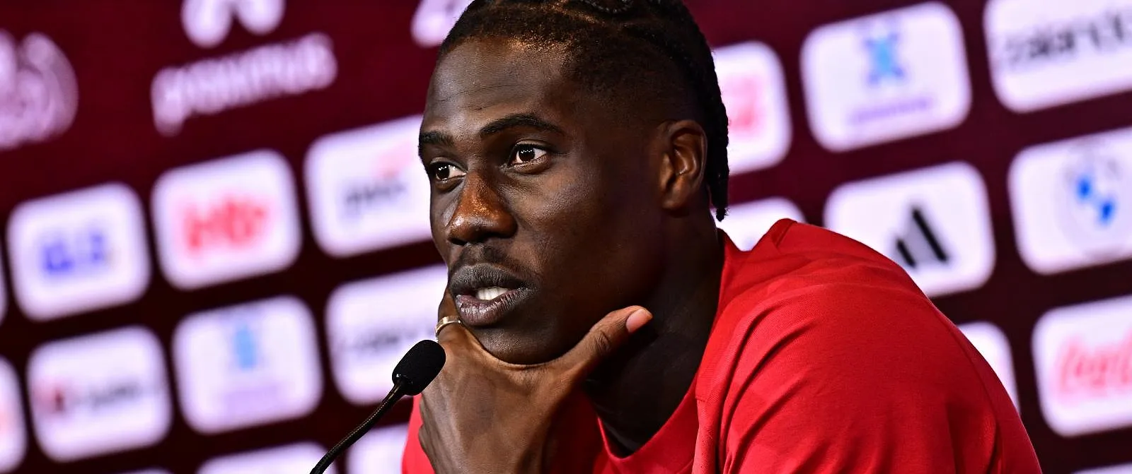 Onana sur son repositionnement chez les Diables : « Si je dois jouer en défense, je le ferai sans me plaindre » - Belga