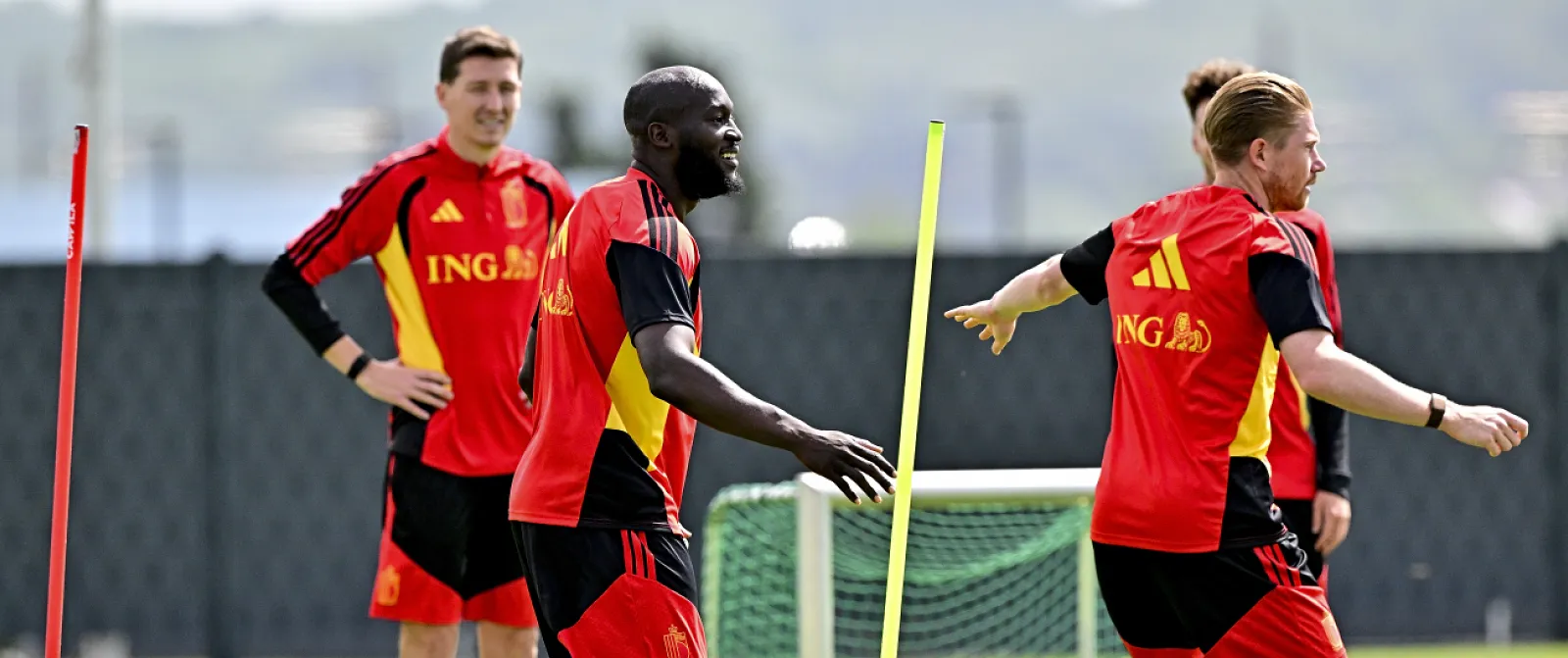 Trossard présent, Debast seul absent : 26 Diables étaient à l’entraînement ce jeudi ! - Belga