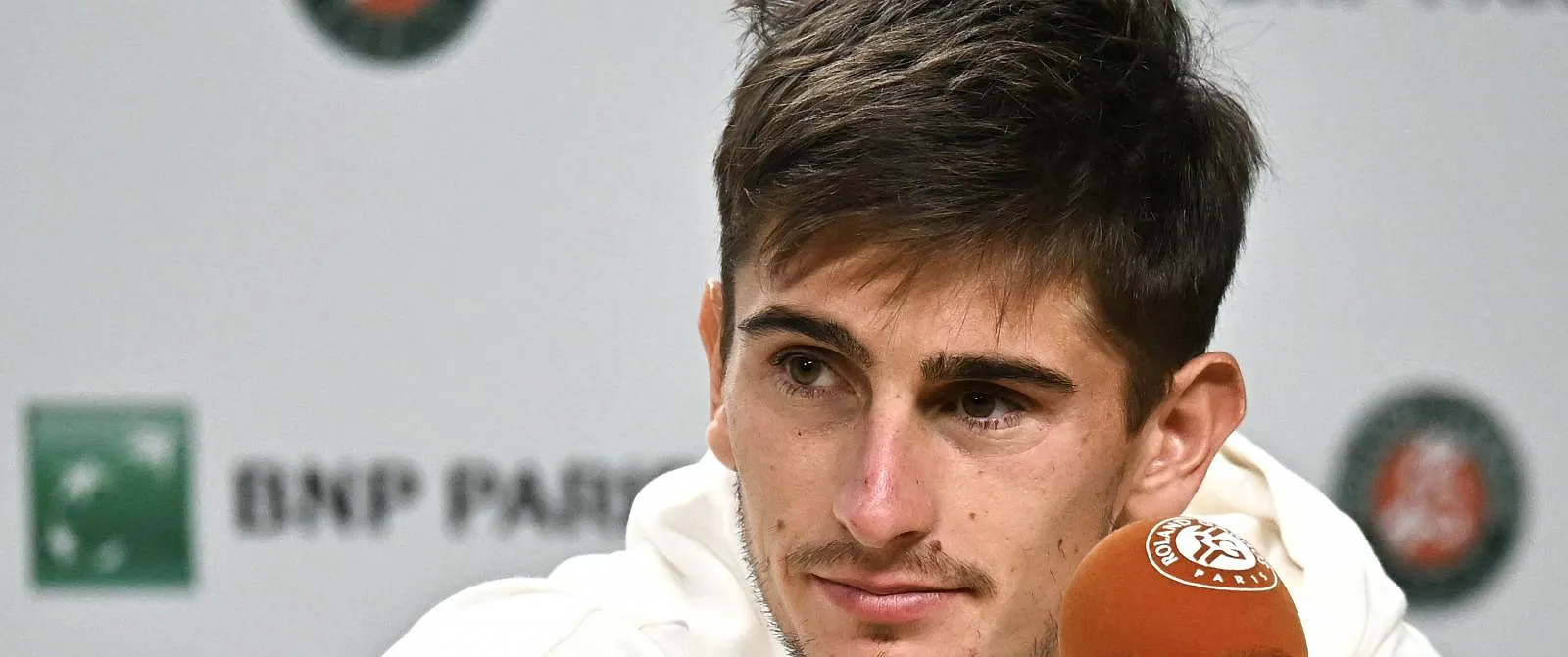 Roland-Garros : « Je n’arrive pas à bouger, à m’alimenter et à boire », Matteo Arnaldi explique son forfait en demi-finale - Guillaume Jans