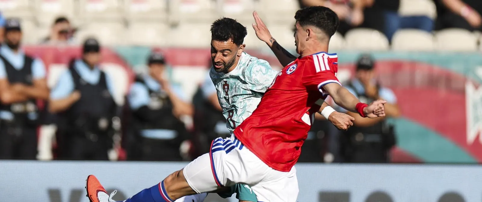 Bagarre et double carton rouge entre le Portugal et le Chili - Samuel Guadi