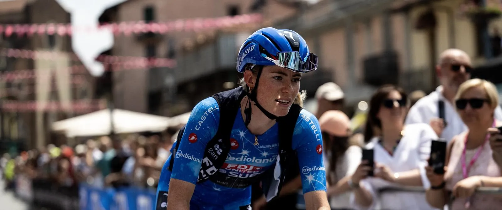 Demi Vollering remporte le Tour d’Italie féminin, Elisa Longo Borghini prend la dernière étape - Belga