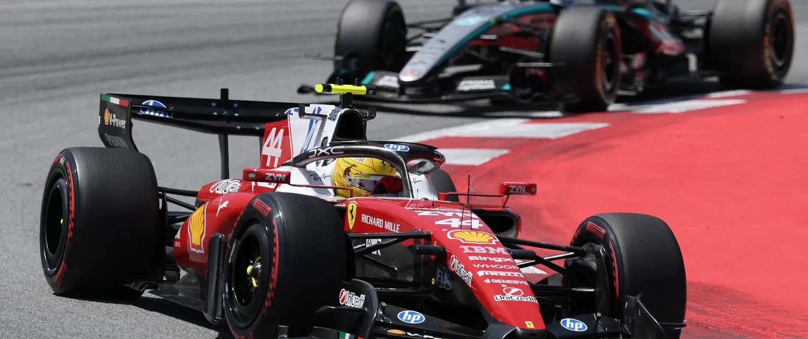 À 41 ans, Lewis Hamilton s’offre le GP de Barcelone, Antonelli contraint à l’abandon en fin de course ! - Belga