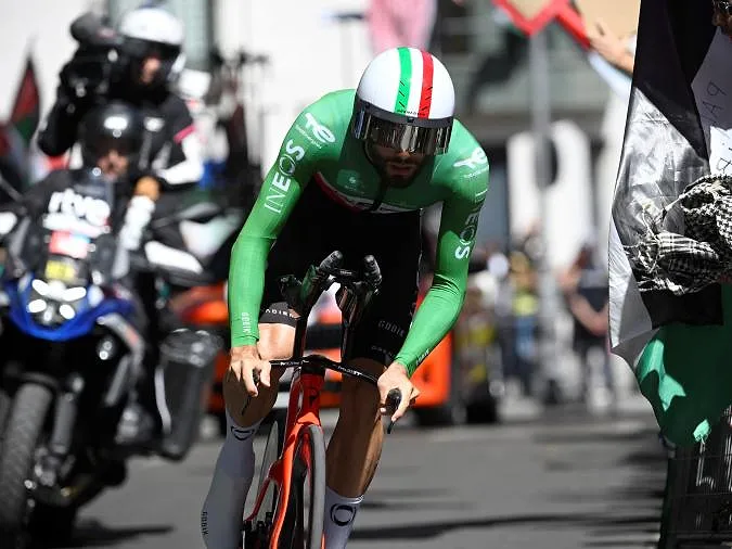 Vuelta : Ganna gagne le contre-la-montre, Almeida grignote du temps sur Vingegaard